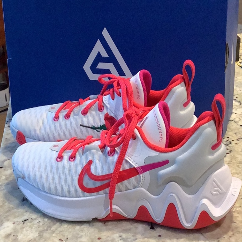 Nike Giannis Immortality Rose White Red Pink Sneakers Sz 7.5/9
